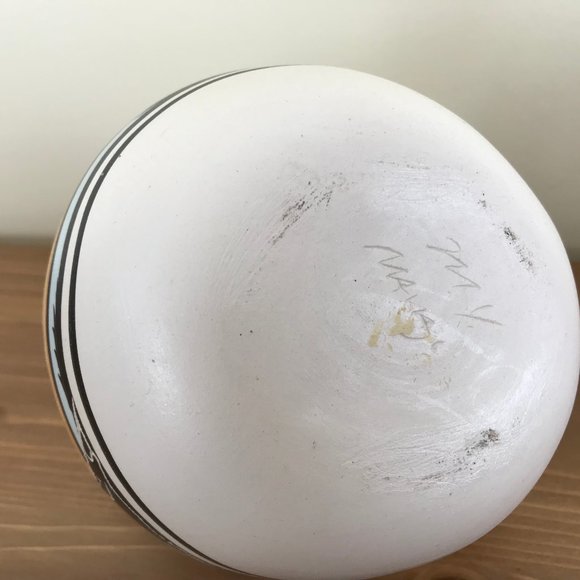 Mountain Rainbow 2-Handle Round Jug Vase Hand Painted Navajo Artist Signed M.Y. - Picture 6 of 6